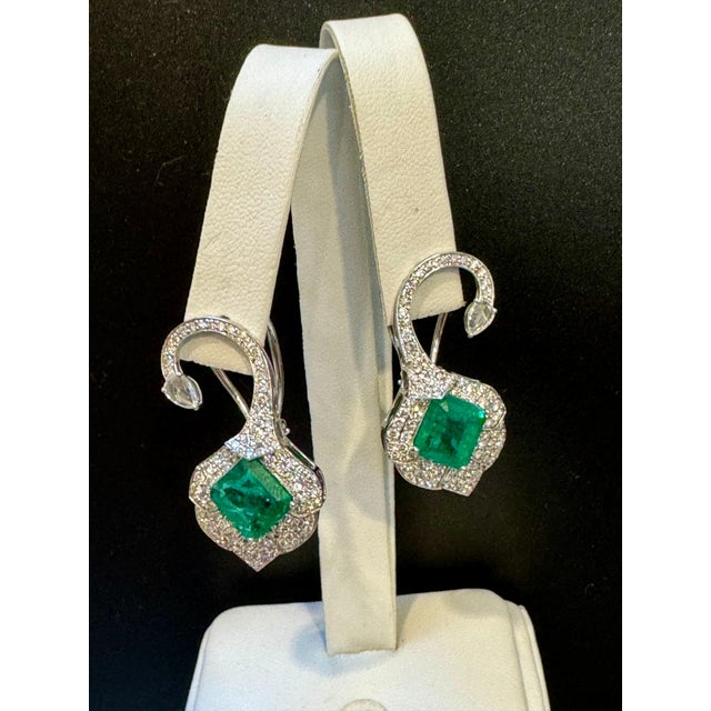 Metal 5 Ct Natural Zambian Emerald Earring & 2 Ct Diamond , Rose Cut Diamond Earring For Sale - Image 7 of 8