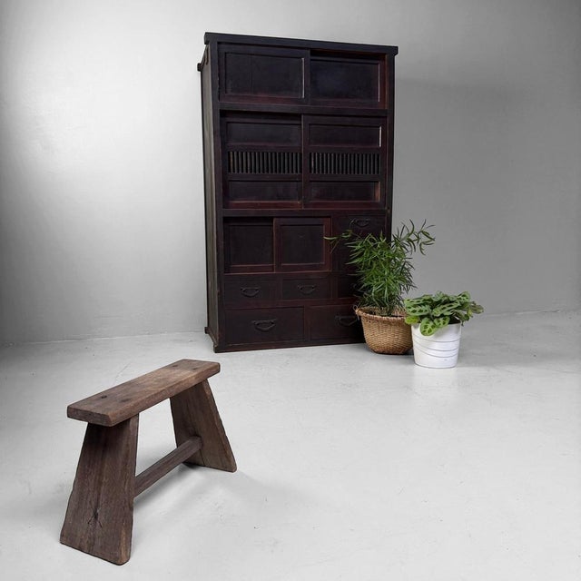 1920s Japanese Mizuya Tansu Storage Cabinet, 1900-1920 For Sale - Image 5 of 18