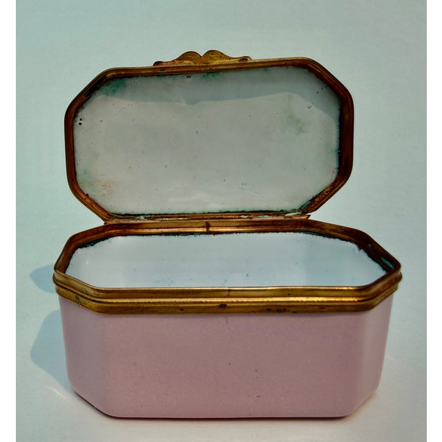 English Horse Racing Enamel Trinket Box Early 19th Century For Sale - Image 11 of 11