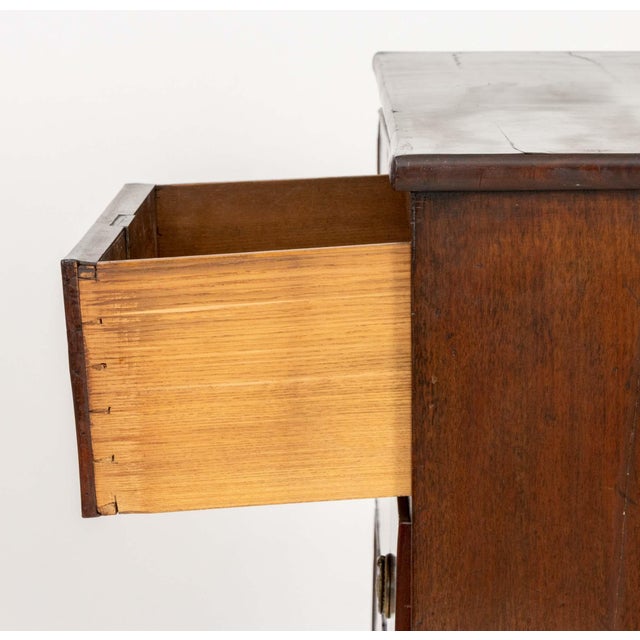 Regency Mahogany Chest of Drawers For Sale In New York - Image 6 of 7