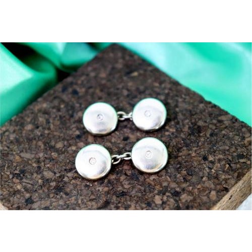White gold cufflinks in button shape with brilliant-cut diamonds. Metal: Gold. Origin: Portuguese. Brand: Formiga. Weight:...