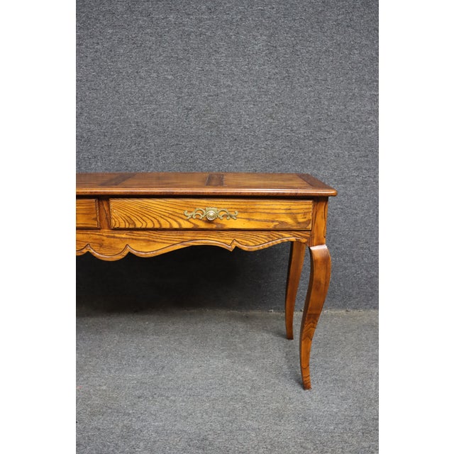 Traditional Henredon Oak Console Table With Drawers For Sale - Image 3 of 14