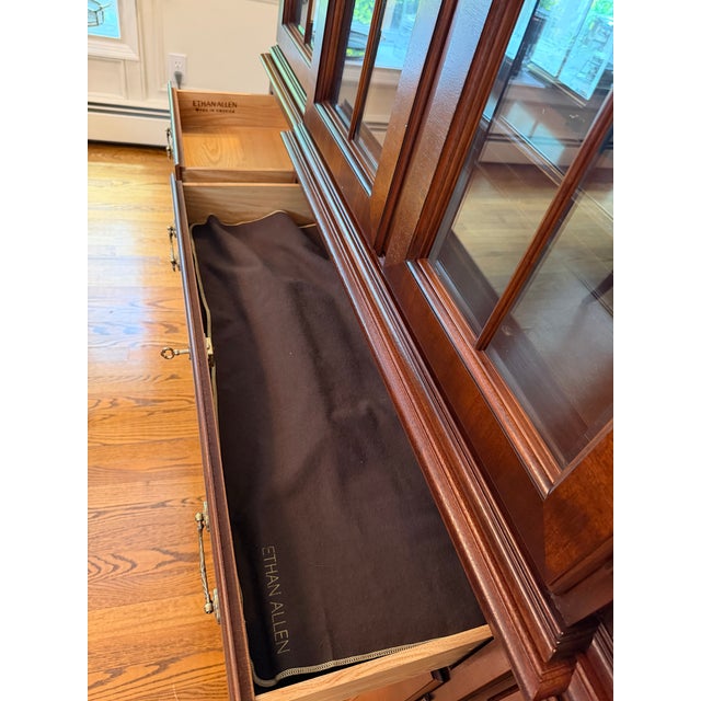 Chippendale Vintage Ethan Allen Georgian Flame Mahogany Lighted Breakfront Cabinet For Sale - Image 3 of 12