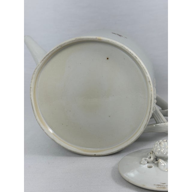 White 18th Century Chinese Export Drum-Style Teapot With Twisted Handle For Sale - Image 8 of 10