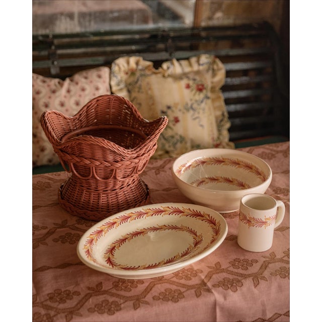 The Heather serving bowl is a truly stunning centrepiece, perfect for a family-style meal full of laughter and delicious...