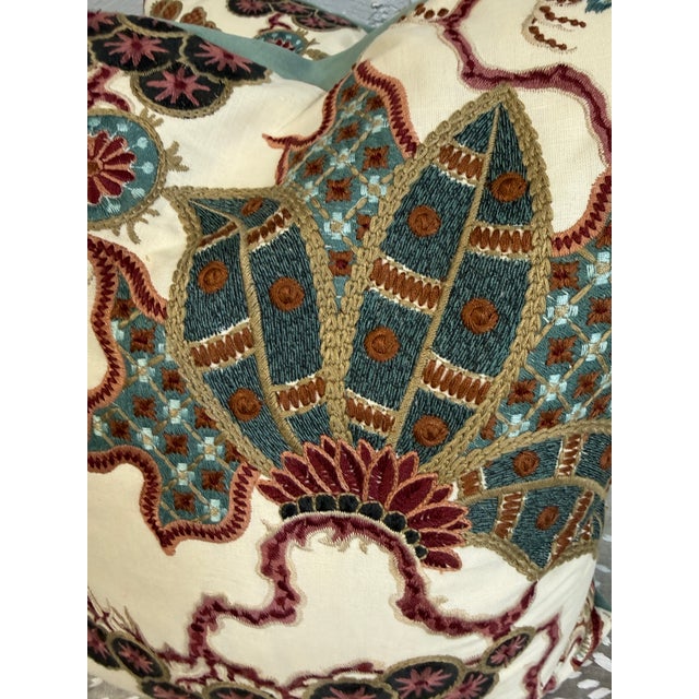 Transitional Clarence House "Palazinna Cinese" in Bordeaux 22" Pillows-a Pair For Sale - Image 3 of 4