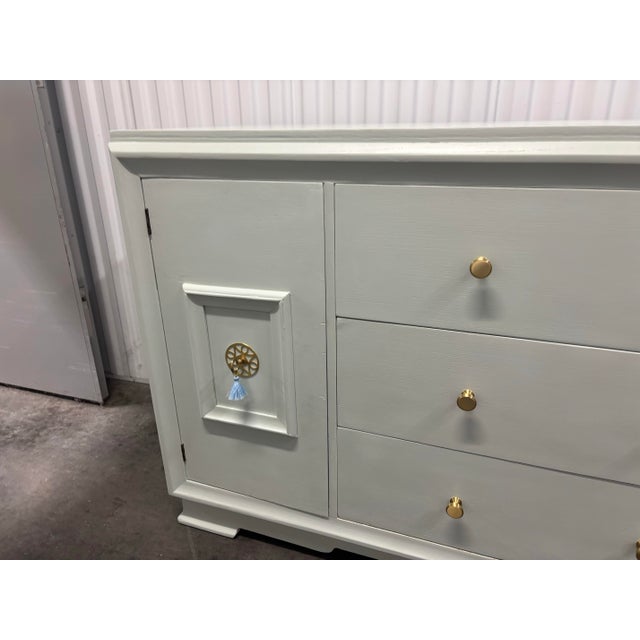 Late 20th Century Vintage Chinoiserie Coastal Style Painted Dresser Sideboard For Sale - Image 5 of 7