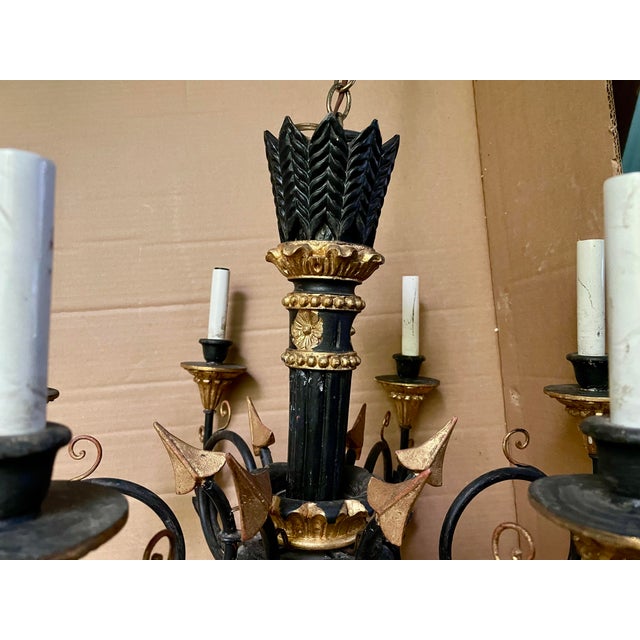 Mid 20th Century Neoclassic Arrow Italian Hand Carved Black Gold Painted Wood 6 Light Chandelier For Sale - Image 4 of 12