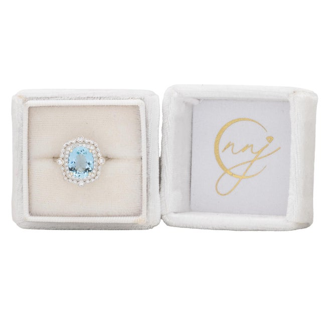 Modern 3.1Ct Aquamarine Ring With Natural Diamonds Accents: Solid 14k Gold, Size 6.75 For Sale - Image 3 of 8
