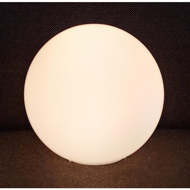 White Vintage Table Lamp with Opaque White Spherical Glass Shade by Honsel, 1990s For Sale - Image 8 of 8