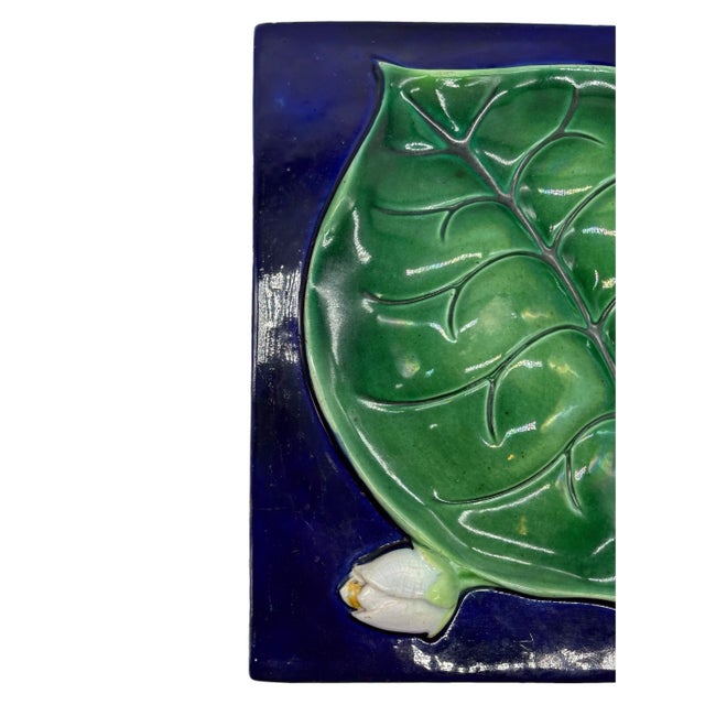 Victorian George Jones Majolica Trompe l'Oeil Waterlily Tile, Cobalt Ground, Ca. 1880 For Sale - Image 3 of 8