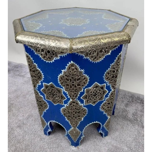 Moroccan Boho Chic White Brass Inlaid Side or End Table in Blue, a Pair For Sale - Image 10 of 12