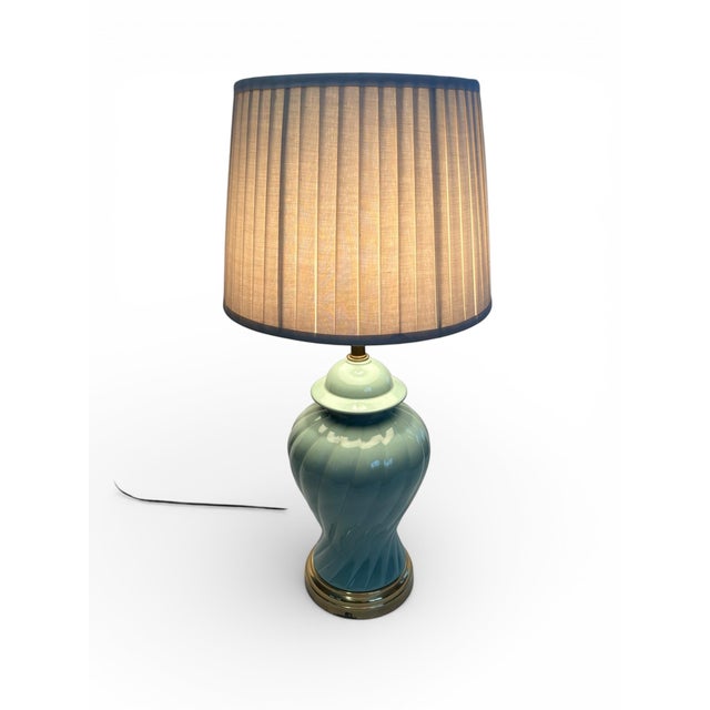 Metal Vintage Chinese Celadon Green Ginger Jar Table Lamp, MCM Hollywood Regency Postmodern Brass Base With Finial For Sale - Image 7 of 12