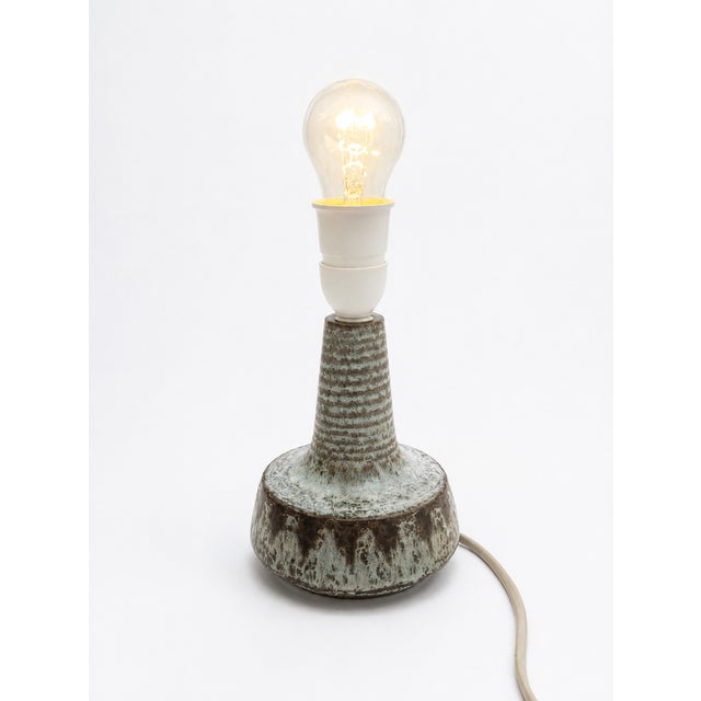 1960s Mid-Century Modern Danish Ceramic Model 3071 Table Lamp by Einar Johansen for Søholm, 1960s For Sale - Image 5 of 11