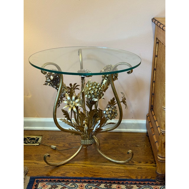 1960s Vintage Illuminated Gilt Metal Floral Side/Cocktail Table, in the Manner of Hans Kögl, C. 1960s–70s For Sale - Image 5 of 12