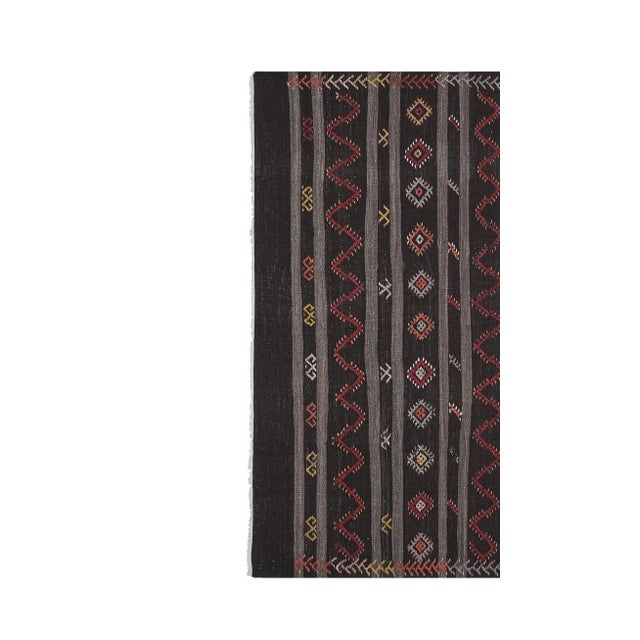Mid-Century Modern Vintage Goat Hair Turkish Flat Weave Kilim 7'5'' X 10'8'' For Sale - Image 3 of 13