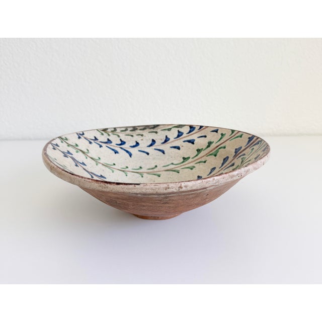 19th Century Slipware Bowl With Hand-Painted Vine Motif For Sale - Image 4 of 13