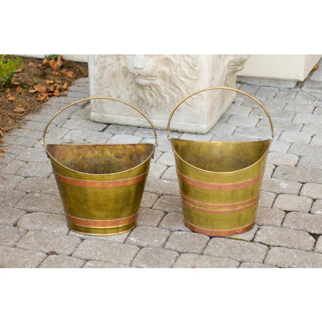 Early 20th Century English Wide Mouth Brass Bucket with Copper Straps For Sale - Image 9 of 10