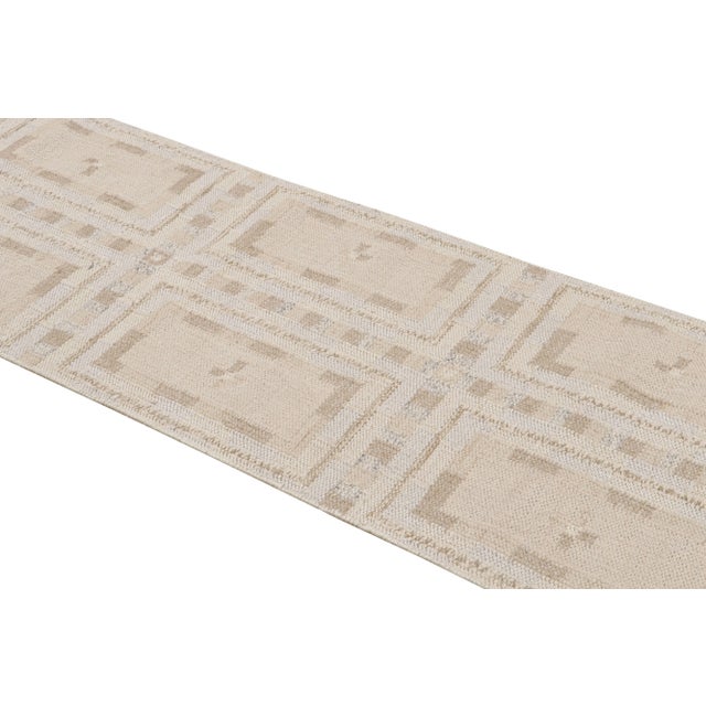 Handwoven in a wool and silk flatweave, this 3x11 is a new addition to our “Watson” yarn collection—an elegant new...