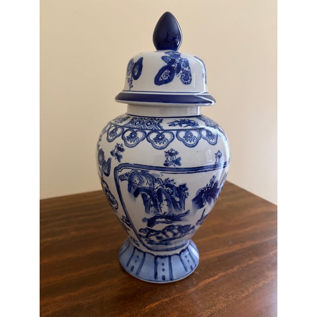 Chinoiserie Chinoiserie Blue and White Porcelain Ginger Jar For Sale - Image 3 of 7
