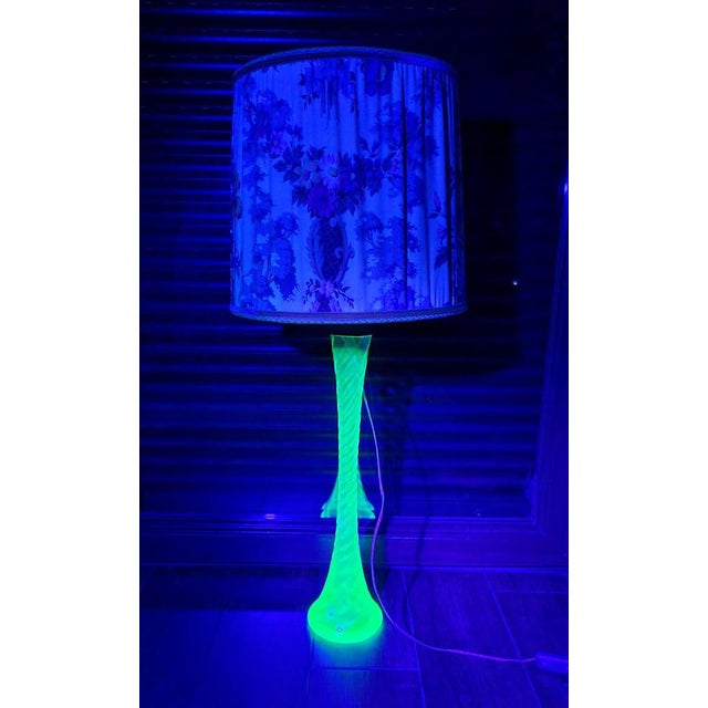 Vintage Art Deco Table Lamp in Uranium Glass, 1930s For Sale - Image 9 of 14