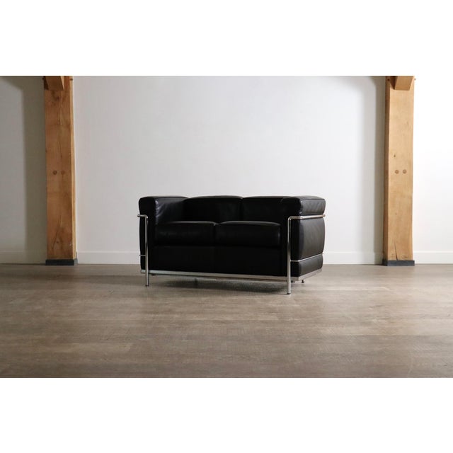 Cassina LC2 2-Seater Sofa by Charlotte Perriand and Le Corbusier for Cassina, 1965 For Sale - Image 4 of 15