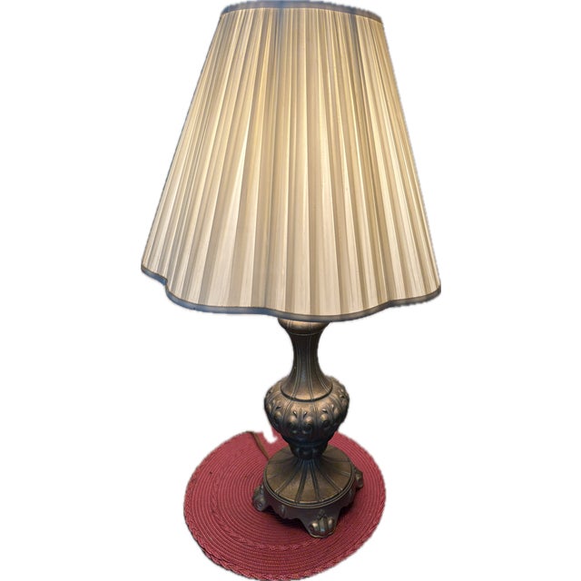 1930s Vintage Stiffel Solid Brass Trophy Urn Table Lamp – Hollywood Regency Style With Pleated Shade For Sale - Image 5 of 11