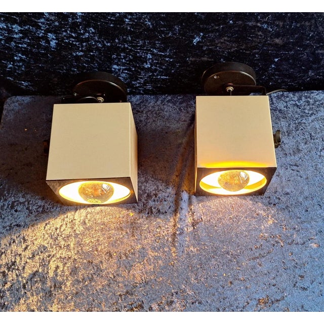 1970s Vintage Adjustable Wall Lamps with Cream White Cube-Shaped Plastic Housing, Black Plastic Cover and Mount, 1970s, Set of 2 For Sale - Image 5 of 8