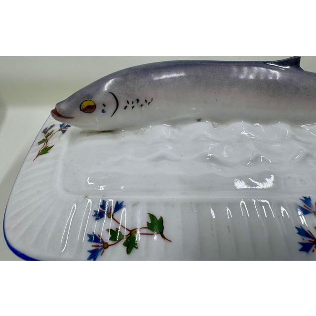 Antique Victorian French Porcelain Covered Sardine Dish With Delicate Hand-Painted Cornflower Pattern For Sale - Image 12 of 12