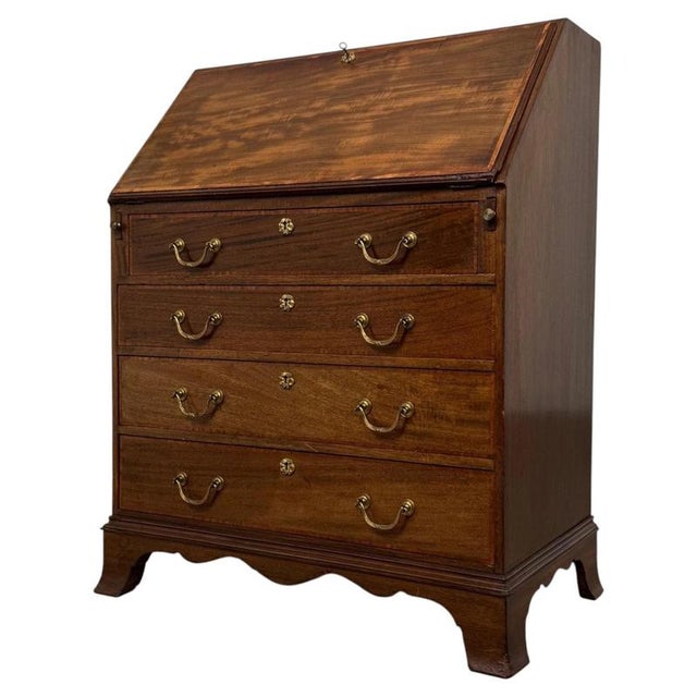 2000 - 2009 Early 20th Century English Cross-Banded Mahogany Bureau For Sale - Image 5 of 14