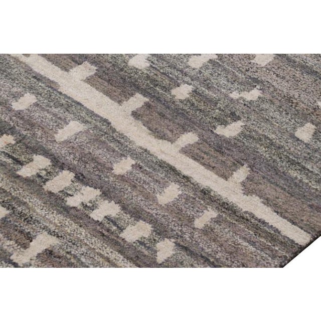 Rug & Kilim’s Moroccan Style Rug in Gray With White All-Over Geometric Patterns For Sale In New York - Image 6 of 7