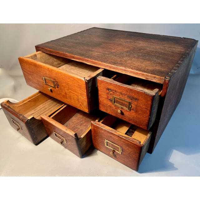 5 Drawer Card Catalog File Quarter Sawn Tiger Oak 1920s For Sale - Image 4 of 6