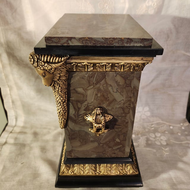 1970s Neoclassical Empire Revival Rose Breccia Marble & Gilt Metal Mantel Clock For Sale - Image 9 of 17