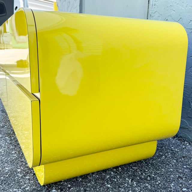 Postmodern Yellow Gloss Laminate Waterfall Chest of Drawers With Gold Accents For Sale - Image 4 of 6