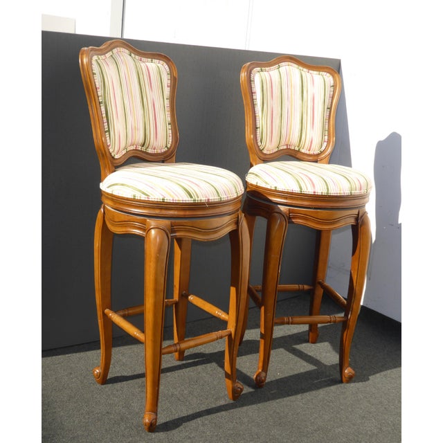 1970s Vintage French Country White Swivel Bar Stools Bar ... (640 x 640 Pixel)