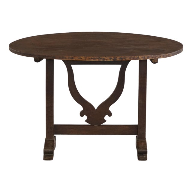 French Round Vigneron Tilt-Top Table in Oak with Carved Details, 19th Century For Sale