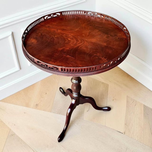 Vintage Mahogany Pierced Gallery Drum Table | Georgian Federal Accent Table | Grand-Millennial Side For Sale - Image 4 of 7