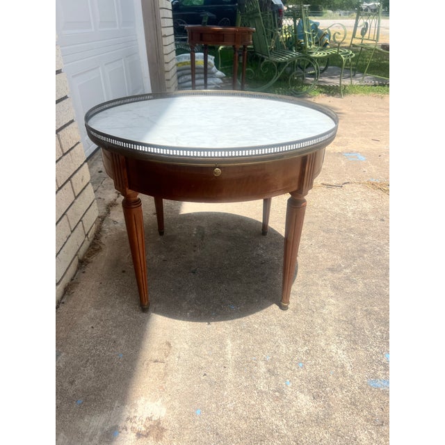 French 19th Century Louis XVI Mahogany Oval Bouillotte Marble Top Side Table For Sale - Image 4 of 9