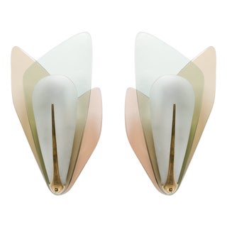 Wall Lamps in Brass and Shaped Glass by Max Ingrand for Fontana Arte, 1950s, Set of 2 For Sale