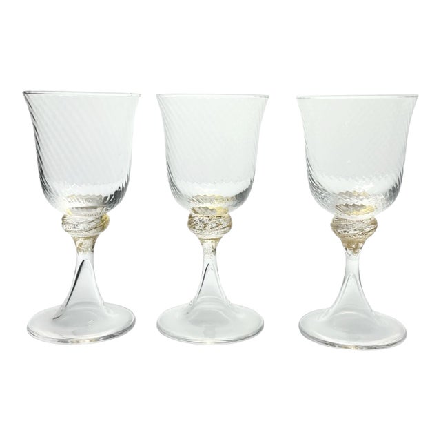 1990s Murano Torcée 3 Wine Glasses Swirl Optic Hand Blown 24k Gold Flakes - Set of 3 For Sale