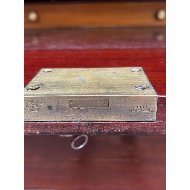 George II Chest of Drawers in Mahogany For Sale - Image 14 of 18