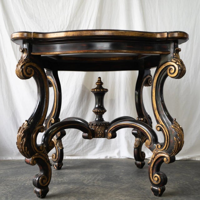 French 1980s Set of 3 Custom Accent Side Tables With Antiqued Silver Mirrored Tops For Sale - Image 3 of 9