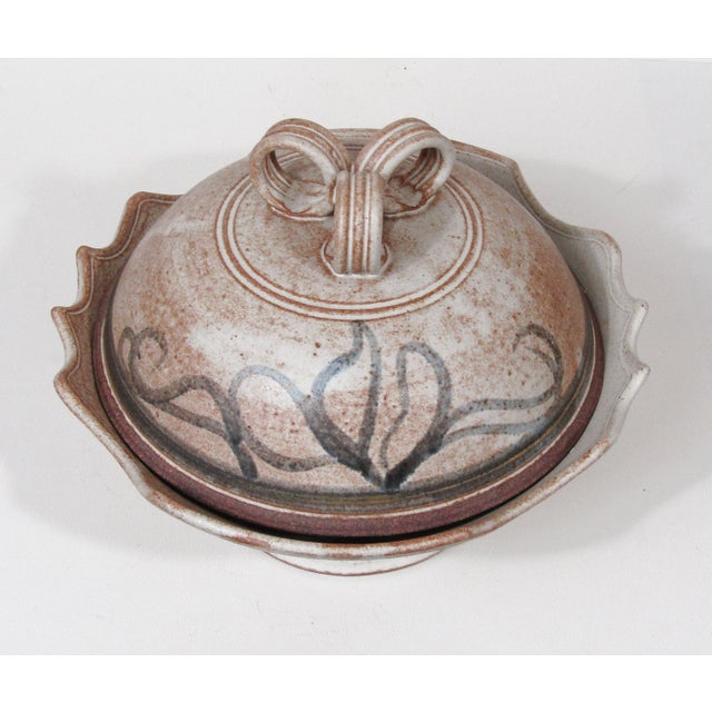 Contemporary 1990s Studio Pottery Stoneware Lidded Bowl Dish With Double-Loop Finial Signed Hansen For Sale - Image 3 of 13
