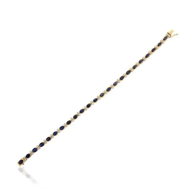 Contemporary 18k Solid Gold Contemporary 6.91ct Sapphire Bracelet With Diamonds by VRJewels For Sale - Image 3 of 12