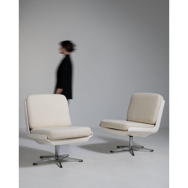 Pair of Variopur Space Age Upholstered Swivel Chairs, Antique, Germany, Circa 1970 For Sale - Image 12 of 16