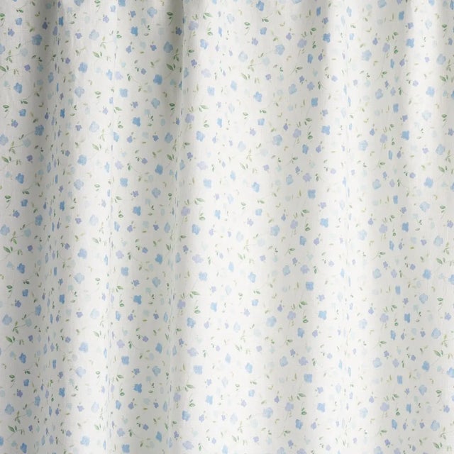 Schumacher Sample - Schumacher x Marie-Chantal Bloomwind Performance Linen Fabric in Blue For Sale - Image 4 of 4