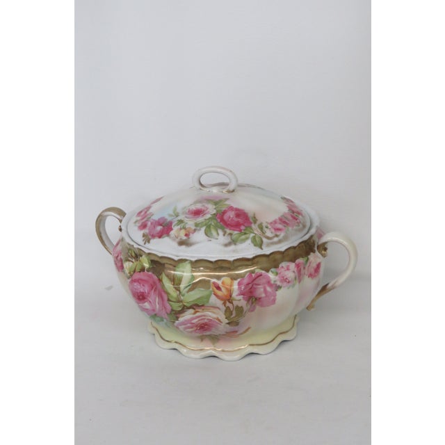 Traditional Royal Vienna Roses and Gold Trimmed Double Handled Biscuit Jar With Lid 4574b For Sale - Image 3 of 18