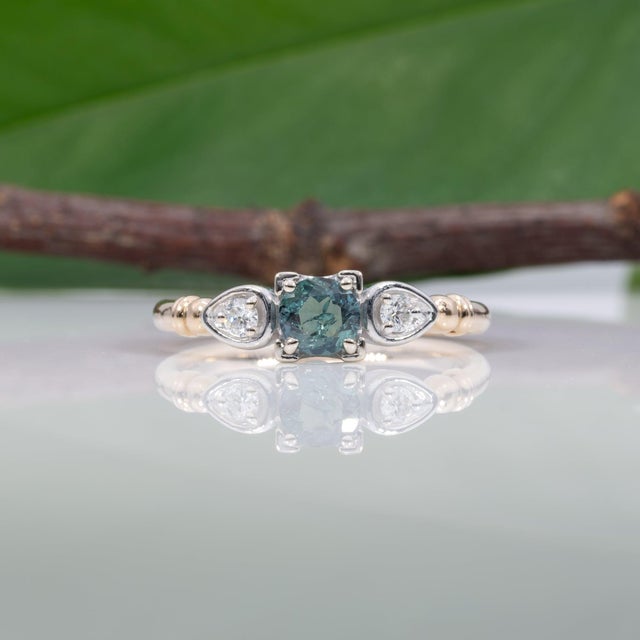 Green Alexandrite Ring With Earth-Mined Diamond Accents in Solid 14k Gold, Round 4mm, Size 6.75 For Sale - Image 8 of 12