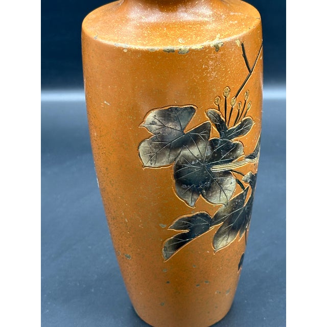 Early 20th Century Japanese Hand Painted Persimmon Vase – Bird & Foliage Motif, Gold & Black Enamel, Meiji–Taishō Era For Sale - Image 4 of 9