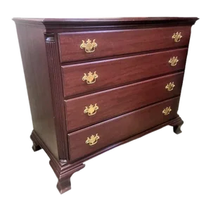 Kindel Grand Rapids Furniture Vintage Solid Mahogany Georgian Dresser - Late 20th Century